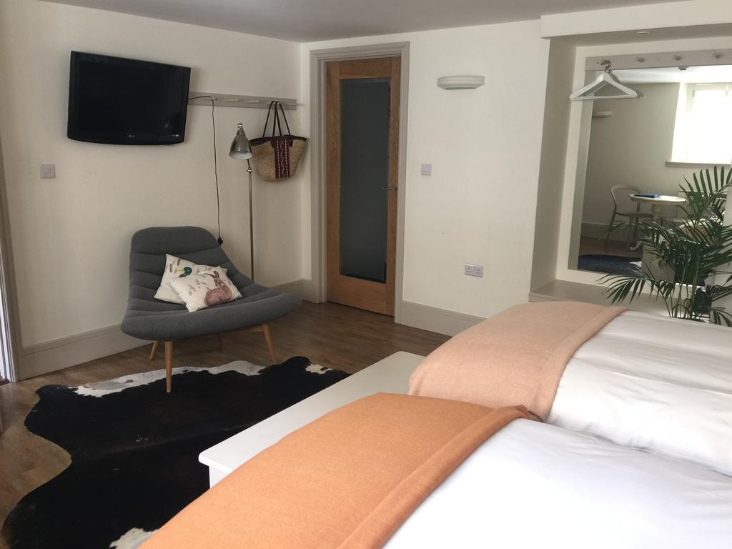 Quinlan & Cooke Boutique Townhouse And Qcs Seafood Restaurant Hotel Cahersiveen Bagian luar foto