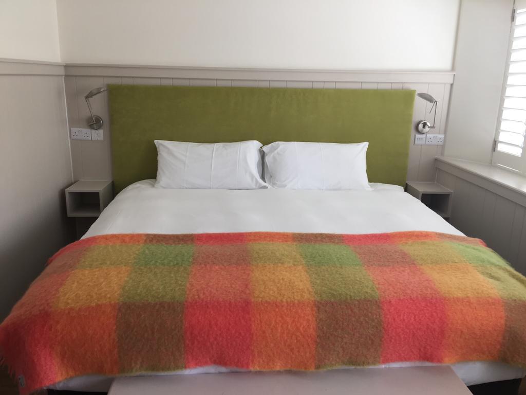 Quinlan & Cooke Boutique Townhouse And Qcs Seafood Restaurant Hotel Cahersiveen Bagian luar foto