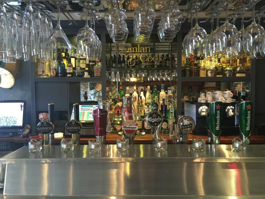 Quinlan & Cooke Boutique Townhouse And Qcs Seafood Restaurant Hotel Cahersiveen Bagian luar foto