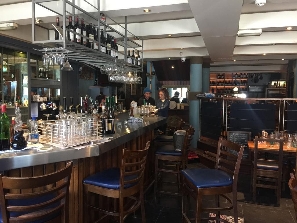 Quinlan & Cooke Boutique Townhouse And Qcs Seafood Restaurant Hotel Cahersiveen Bagian luar foto