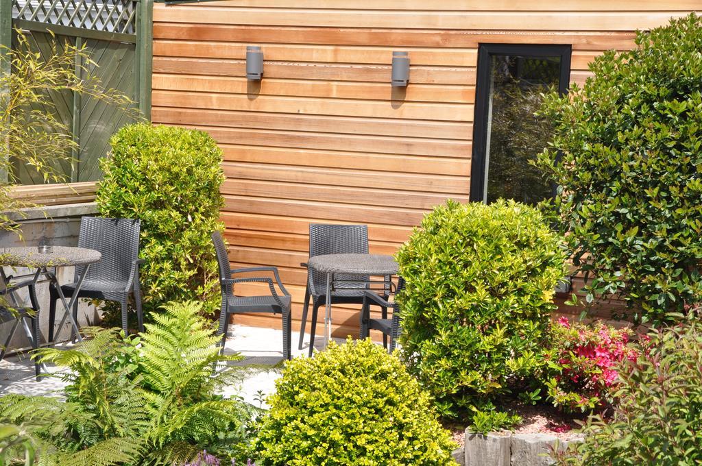 Quinlan & Cooke Boutique Townhouse And Qcs Seafood Restaurant Hotel Cahersiveen Bagian luar foto